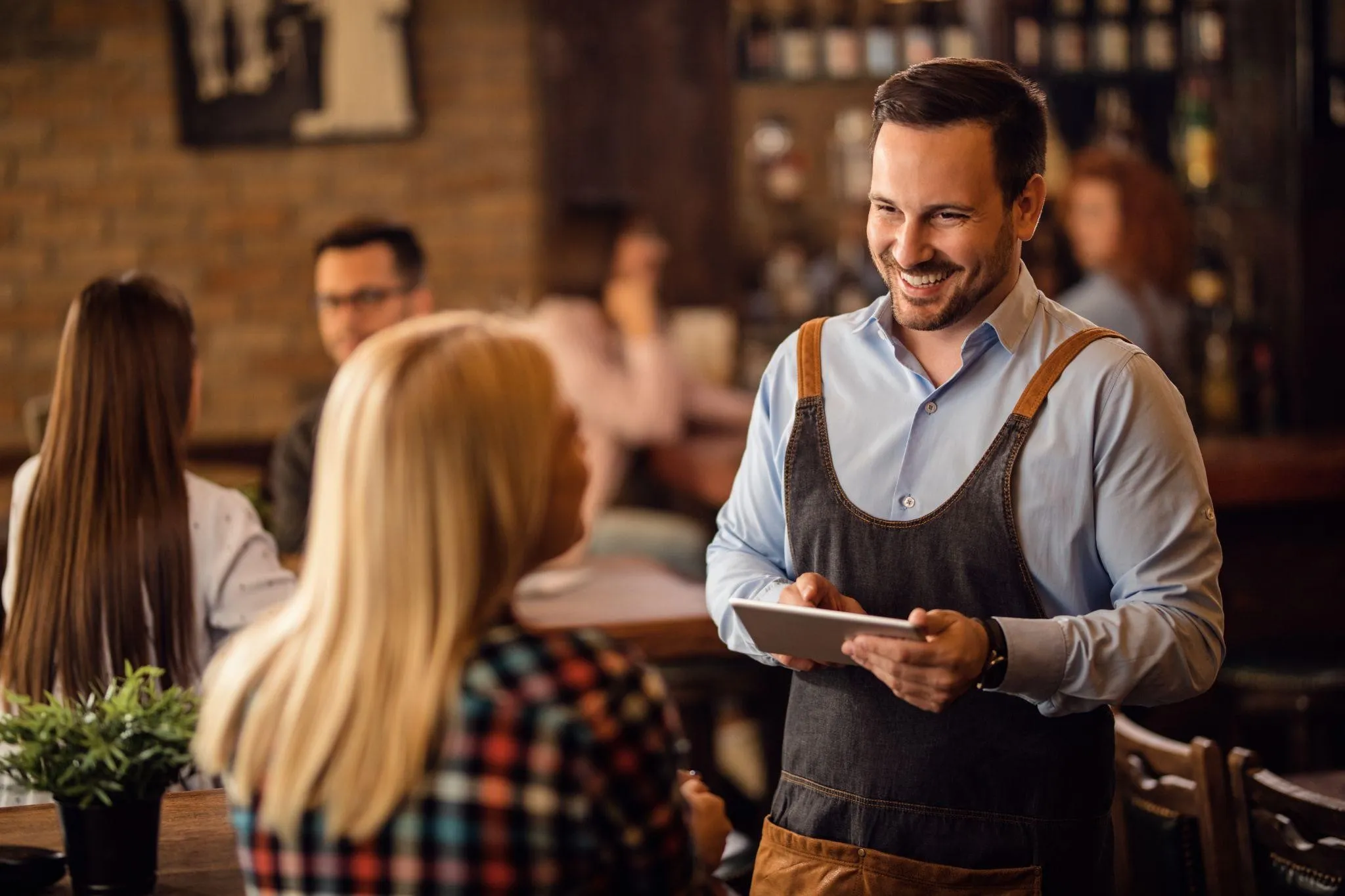 Reducing Staff Turnover in the Hospitality Industry: Top 2026 LMS
