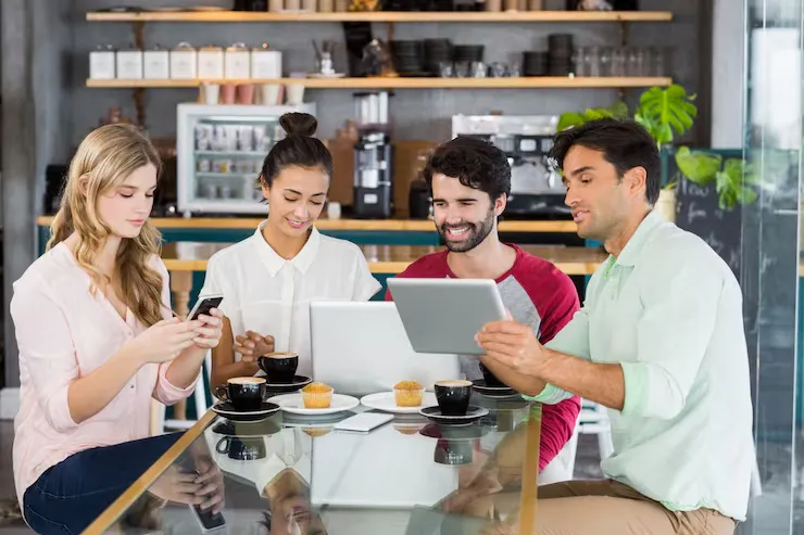 Mastering Teamwork with Centralized Communication for Restaurants