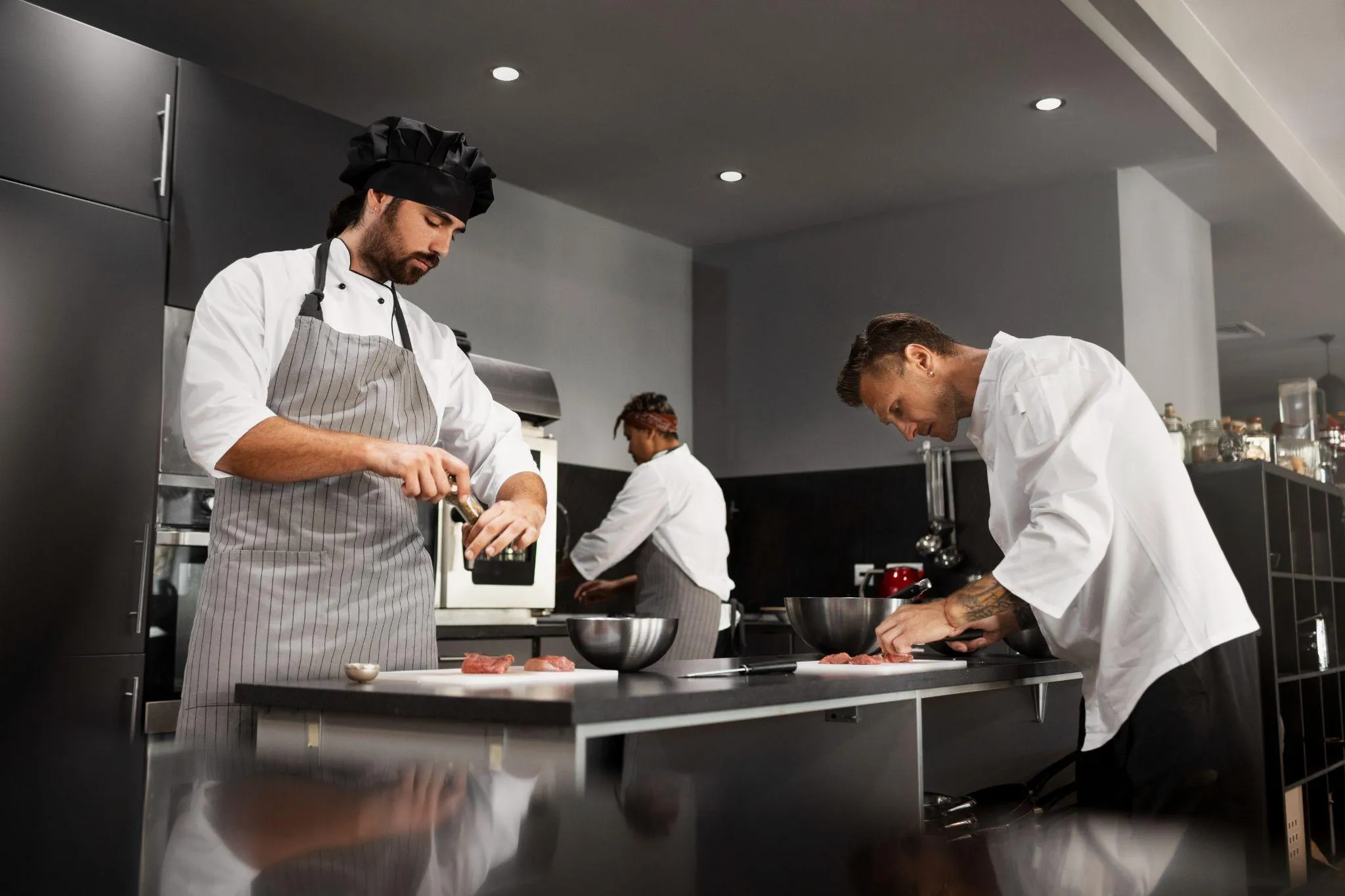 How Smart Online Training for Restaurants Transform Hospitality Workforce